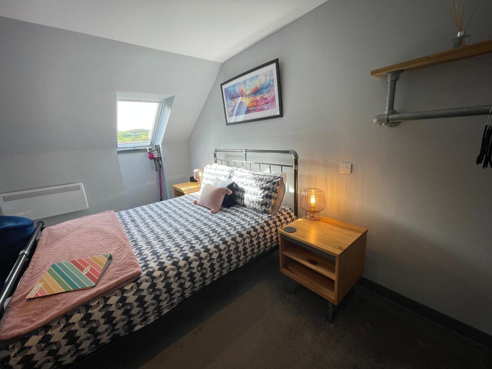 Riverside Apartments Kilmaluag ภายนอก รูปภาพ